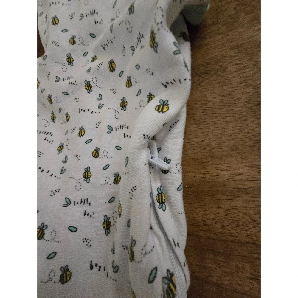 SwaddleMe Baby Swaddle Wrap White Bumble Bee Print Cotton Size SM/MED Zip Bottom